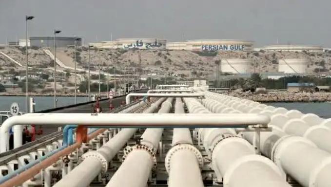  中东石油争端升级，美国空袭伊朗岛屿设施；战争阴影笼罩波斯湾。 新闻 中东石油争端升级，美国空袭伊朗岛屿设施；战争阴影笼罩波斯湾。 新闻