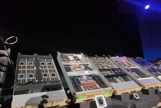 英伟达加速计算迎来新高峰;黄仁勋详解AI市场长期趋势;从芯片到工厂的全栈布局 IT技术