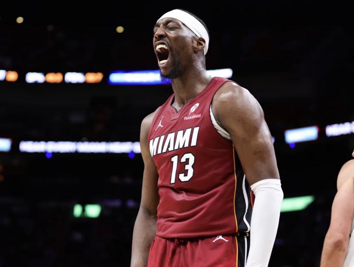 攻守兼备闪耀赛场;阿德巴约获主帅盛赞;最佳阵容呼声高涨。 体育新闻