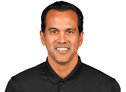 攻守兼备闪耀赛场;阿德巴约获主帅盛赞;最佳阵容呼声高涨。 体育新闻