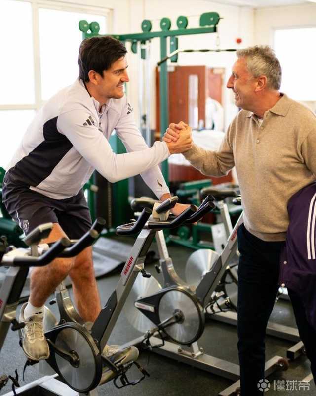  曼联爱尔兰集训深度复盘：卡顿庄园三天的团队凝聚力技术解码 体育新闻