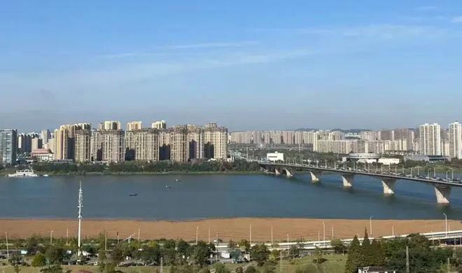  深度拆解：长沙江景房的「负公摊革命」——105%得房率背后的技术逻辑与空间博弈 房产家居 深度拆解：长沙江景房的「负公摊革命」——105%得房率背后的技术逻辑与空间博弈 房产家居